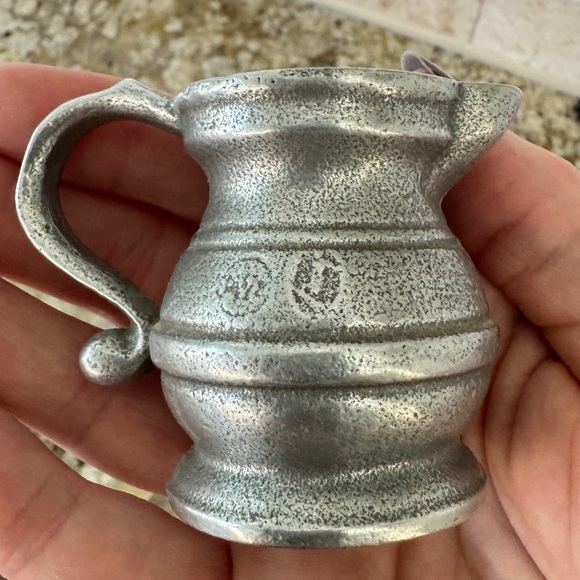 Vintage Wilton Armetale Small Pewter Creamer - Picture 6 of 7